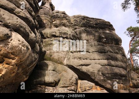 Impressionen von dem Naturdenkmal 'Kuhstall' in der Sächsischen Schweiz Stockfoto