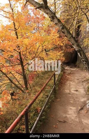 Impressionen von dem Naturdenkmal 'Kuhstall' in der Sächsischen Schweiz Stockfoto