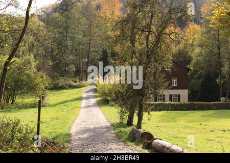 Impressionen von dem Naturdenkmal 'Kuhstall' in der Sächsischen Schweiz Stockfoto