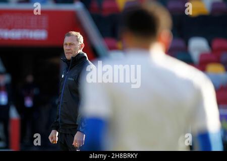 London, Großbritannien. 28th. November 2021. Everton Assistant Manager, Duncan Ferguson während des Premier League-Spiels zwischen Brentford und Everton im Brentford Community Stadium, London, England am 28. November 2021. Foto von Carlton Myrie. Nur zur redaktionellen Verwendung, Lizenz für kommerzielle Nutzung erforderlich. Keine Verwendung bei Wetten, Spielen oder Veröffentlichungen einzelner Clubs/Vereine/Spieler. Kredit: UK Sports Pics Ltd/Alamy Live Nachrichten Stockfoto