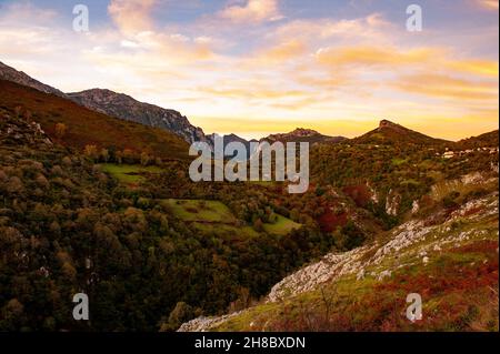 Hafen von Gargantes in Villanueva de Oscos. Stockfoto