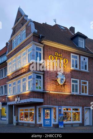 DAT Otto Huus, Otto Waalkes Museum und Fanartikelgeschaeft, Deutschland, Niedersachsen, Ostfriesland, Emden Stockfoto