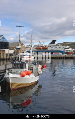 hurtigrutenschiff Nordnorge am Dock, Norwegen, Kvaløya, Hammerfest Stockfoto