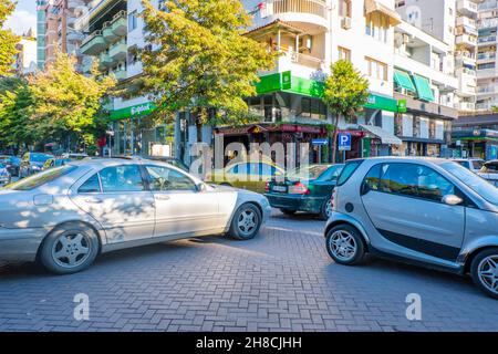 Verkehrsstaus, Rruga Ibrahim Rugova, Blloku, Tirana, Albanien Stockfoto