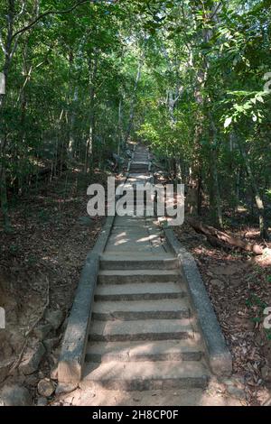 Sri Lanka, Province Centrale, Zentral Provinz, Centrale Province, Ritigala est une montagne du Centre du Sri Lanka qui abrite un ancien monastère boud Stockfoto