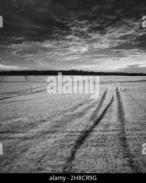 Landschaft in der Nähe des Dorfes Gewissenruh, Wesertal, Weser-Hochland, Weserbergland, Hessen, Deutschland, digital verändert Stockfoto