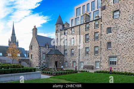 ABERDEEN CITY SCOTLAND PROVOST SKENE'S HOUSE FLOURMILL LANE IM HERBST Stockfoto