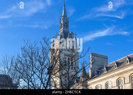 ABERDEEN CITY SCHOTTLAND STADTHAUS UHRTURM UND BAUM IM WINTER Stockfoto