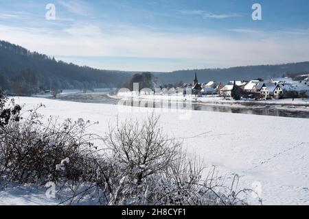 Weser bei Wahmbeck, Bodenfelde, Landkreis Northeim, Niedersachsen, Deutschland, Europa Stockfoto