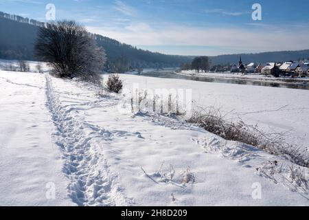 Weser bei Wahmbeck, Bodenfelde, Landkreis Northeim, Niedersachsen, Deutschland, Europa Stockfoto