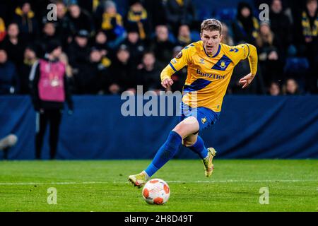 Broendby, Dänemark. 25th, November 2021. Mikael Uhre (11) aus Broendby, WENN er während des UEFA Europa League-Spiels zwischen Broendby IF und Lyon im Broendby-Stadion in Broendby gesehen wurde. (Foto: Gonzales Photo - Robert Hendel). Stockfoto