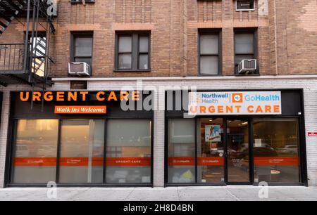 Eingang eines Northwell Health Walk-in-Notfallzentrums an der 23. Straße in Chelsea, Manhattan, New York, dem größten Gesundheitsdienstleister in New York Stockfoto