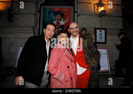 Andreas Elsholz, Gayle Tufts und Ralph Morgenstern bei der Premiere des Musicals 'Ku'damm 56 - das Musical' im Stage Theater des Westens. Berlin, 28,1 Stockfoto