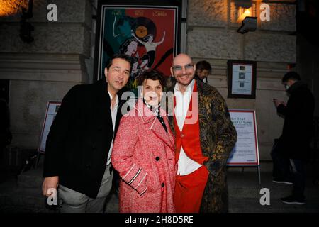 Andreas Elsholz, Gayle Tufts und Ralph Morgenstern bei der Premiere des Musicals 'Ku'damm 56 - das Musical' im Stage Theater des Westens. Berlin, 28,1 Stockfoto