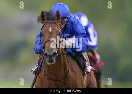 Aktenfoto vom 20-05-2021 von Siskany im Jockey William Buick. Siskany scheint alle Asse in den Unibet Wild Flower Stakes in Kempton zu halten. Ausgabedatum: Montag, 29. November 2021. Stockfoto