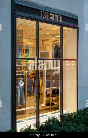 Todd Snyder Store im Channel Gardens Shopping Plaza, Rockefeller Center, 2021, USA Stockfoto