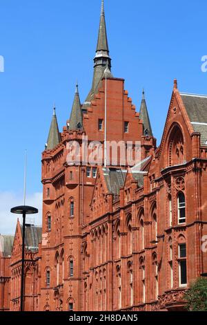 London, Großbritannien - Holborn Bars Gebäude. Denkmalgeschützte viktorianische Terrakotta Gebäude. Stockfoto