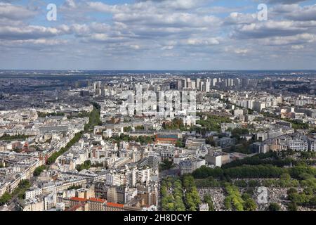 Pariser Stadtansicht mit den Bezirken Montparnasse, Croulebarbe, Butte-aux-Cailles und Quartier chinois von 13th Arrondissement (13e Arrondissement). Stockfoto