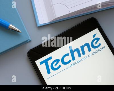 KIEW, UKRAINE - 21. Oktober 2021. Techne Group Logo und Stift. Stockfoto