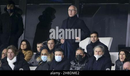 Der Präsident von Olympique de Marseille Pablo Longoria, Inhaber von OM Frank McCourt, nimmt am 28. November 2021 am Fußballspiel der französischen Ligue 1 zwischen Olympique de Marseille und ESTAC Troyes im Orange Velodrome-Stadion in Marseille, Frankreich, Teil - Foto: Jean Catuffe/DPPI/LiveMedia Stockfoto