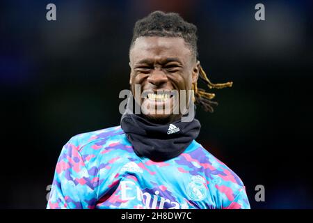 Madrid, Madrid, Spanien. 29th. November 2021. EDUARDO CAMAVINGA von Real Madrid während des Fußballspiels der Liga zwischen Real Madrid und dem FC Sevilla im Santiago Bernabeu Stadion in Madrid, Spanien, 28. November 2021 Credit: Ruben Albarran/ZUMA Wire/Alamy Live News Stockfoto