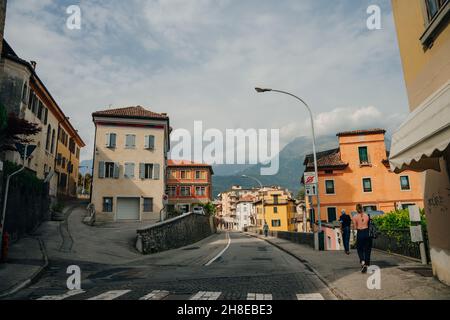 Häuser der schönen Stadt Belluno in der Provinz Venetien, Norditalien. Hochwertige Fotos Stockfoto