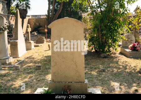 VENEDIG, ITALIEN - nov, 2021 Grabstein auf dem Grab des Joseph Brodsky. Hochwertige Fotos Stockfoto