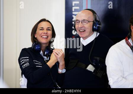 Claire Williams, Deputy Team Principal, Williams F1, und Sir Frank Williams, Team Principal, Williams F1, feiern die Pole Position während der Formel-1-Weltmeisterschaft 2014, dem Grand Prix von Österreich vom 19. Bis 21st 2014. Juni im Red Bull Ring, Spielberg, Österreich. Foto Glenn Dunbar / DPPI / LAT Stockfoto