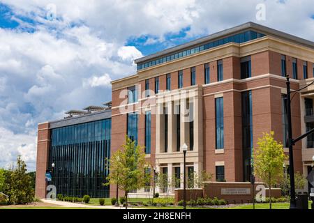 AUBURN ALABAMA, USA - 18. JUNI 2020 - Außengebäude des Raymond J Harbert College of Business auf dem Campus der Auburn University Stockfoto