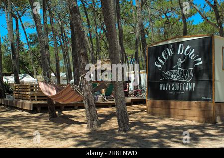 Slow Down Surf Camp in Sagres. Algarve, Portugal Stockfoto