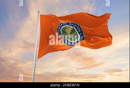 Minsk, Weißrussland - Mai, 2021: Die Flagge der US Federal Aviation Administration winkt im Wind. US-Abteilungen. Speicherplatz kopieren. 3d-Abbildung, Stockfoto