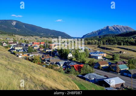 Coleman ist eine Gemeinde in den Rocky Mountains in der Gemeinde Crowsnest Pass im Südwesten von Alberta, Kanada. Stockfoto