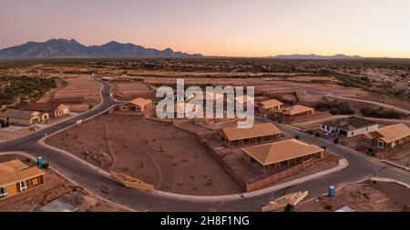 Neubau in Sahuarita Arizona, Luftaufnahme bei Sonnenuntergang Stockfoto