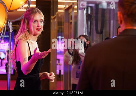 Madrid, Spanien. 30th. November 2021. Chiara Ferragni nimmt an der Premiere von Amazon Prime im Yelmo Luxury Palafox Luchana in Madrid Teil. (Foto: Atilano Garcia/SOPA Images/Sipa USA) Quelle: SIPA USA/Alamy Live News Stockfoto