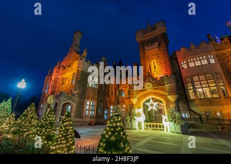 Casa Loma Winternachtbeleuchtung. Historisches Schloss in Toronto Stadt. Ontario, Kanada. Stockfoto