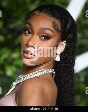 London, Großbritannien. 29th. November 2021. Das kanadische Model Winnie Harlow nimmt am Montag, den 29. November 2021, an den Fashion Awards in der Royal Albert Hall, London Teil. Foto von Rune Hellestad/UPI Credit: UPI/Alamy Live News Stockfoto