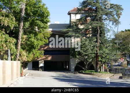 Los Angeles, California, USA 27th. November 2021 Eine allgemeine Sicht auf die Atmosphäre der Immaculate Heart High School, deren ehemalige Schüler Meghan Markle, Meghan Herzogin von Sussex, Schauspielerin Mary Tyler Moore, Schauspielerin Dakota Johnson, Model Tyra Banks, Lucie Arnaz, Diane Disney, The Go-Go ist Charlotte Caffey an der 5515 Franklin Avenue am 27. November 2021 in Los Angeles, Kalifornien, USA. Foto von Barry King/Alamy Stockfoto Stockfoto