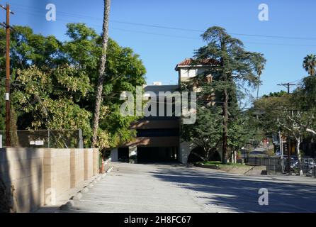 Los Angeles, California, USA 27th. November 2021 Eine allgemeine Sicht auf die Atmosphäre der Immaculate Heart High School, deren ehemalige Schüler Meghan Markle, Meghan Herzogin von Sussex, Schauspielerin Mary Tyler Moore, Schauspielerin Dakota Johnson, Model Tyra Banks, Lucie Arnaz, Diane Disney, The Go-Go ist Charlotte Caffey an der 5515 Franklin Avenue am 27. November 2021 in Los Angeles, Kalifornien, USA. Foto von Barry King/Alamy Stockfoto Stockfoto