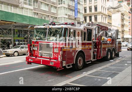 NEW YORK CITY - 30. JUNI 2014: New York City Feuerwehrauto Stockfoto