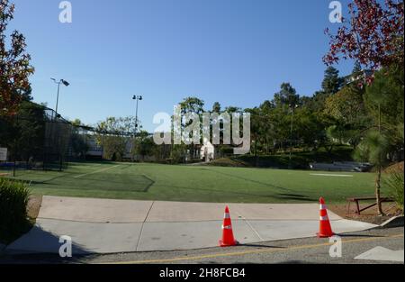 Los Angeles, California, USA 27th. November 2021 Eine allgemeine Sicht auf die Atmosphäre der Immaculate Heart High School, deren ehemalige Schüler Meghan Markle, Meghan Herzogin von Sussex, Schauspielerin Mary Tyler Moore, Schauspielerin Dakota Johnson, Model Tyra Banks, Lucie Arnaz, Diane Disney, The Go-Go ist Charlotte Caffey an der 5515 Franklin Avenue am 27. November 2021 in Los Angeles, Kalifornien, USA. Foto von Barry King/Alamy Stockfoto Stockfoto