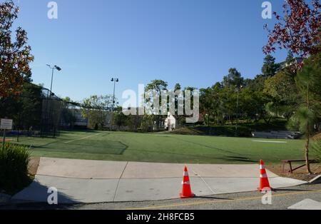 Los Angeles, California, USA 27th. November 2021 Eine allgemeine Sicht auf die Atmosphäre der Immaculate Heart High School, deren ehemalige Schüler Meghan Markle, Meghan Herzogin von Sussex, Schauspielerin Mary Tyler Moore, Schauspielerin Dakota Johnson, Model Tyra Banks, Lucie Arnaz, Diane Disney, The Go-Go ist Charlotte Caffey an der 5515 Franklin Avenue am 27. November 2021 in Los Angeles, Kalifornien, USA. Foto von Barry King/Alamy Stockfoto Stockfoto