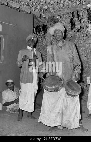 Gondhali lokale Volkstanz Form der Konkan Bereich des Staates Maharashtra Indien Stockfoto