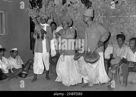 Gondhali lokale Volkstanz Form der Konkan Bereich des Staates Maharashtra Indien Stockfoto