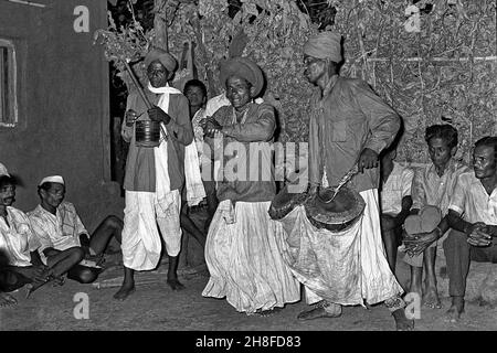 Gondhali lokale Volkstanz Form der Konkan Bereich des Staates Maharashtra Indien Stockfoto