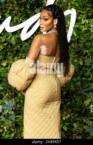 Winnie Harlow nimmt an den Fashion Awards 2021 in der Royal Albert Hall Teil. London, Großbritannien. 29/11/2021 Stockfoto