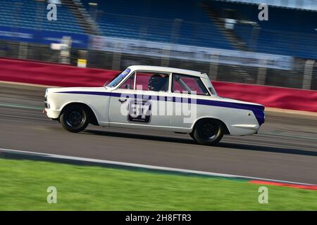 Mike Gardiner, Josh Cook, Lotus Ford Cortina, HRDC Jack Sears Trophy, für 1958 bis 1966 Tourenwagen, 45 Minuten Rennen mit obligatorischer Boxenstopp, Stockfoto