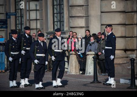 STOCKHOLM, SCHWEDEN - 3. OKTOBER 2021: Wachwechsel Stockfoto