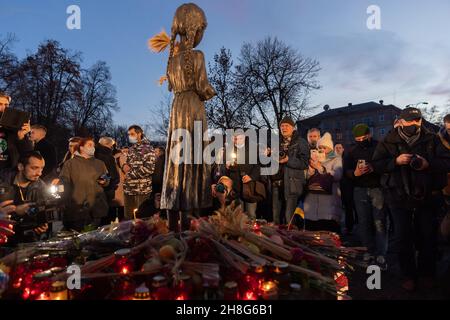 KIEW, UKRAINE - 27. November 2021: Gedenkfeier für die Opfer des 1923-1933-jährigen Hungertodes in der Ukraine Stockfoto