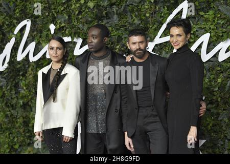 Noomi Rapace, Paapa Essiedu, Alexandre Mattiussi und Farida Khelfa nahmen am 29. November 2021 an den Fashion Awards 2021 in der Royal Albert Hall in London, England, Teil. Foto von Aurore Marechal/ABACAPRESS.COM Stockfoto
