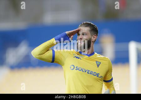 Estoril, Portugal. 29th. November 2021. Patrick Willian, Verteidiger von Estoril Praia, reagiert während des portugiesischen Fußballspiels der Primeira Liga zwischen Estoril Praia und Santa Clara im Stadion António Coimbra da Mota in Estoril, Portugal. Valter Gouveia/SPP Credit: SPP Sport Press Photo. /Alamy Live News Stockfoto